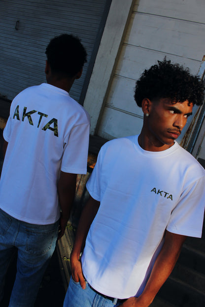 AKTA PRINT TEE WHITE